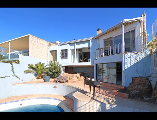 3 BEDROOM HOUSE FOR SALE IN MELVILLE